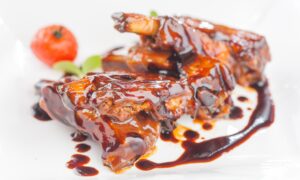 Jēra gaļa ar bbq mērci